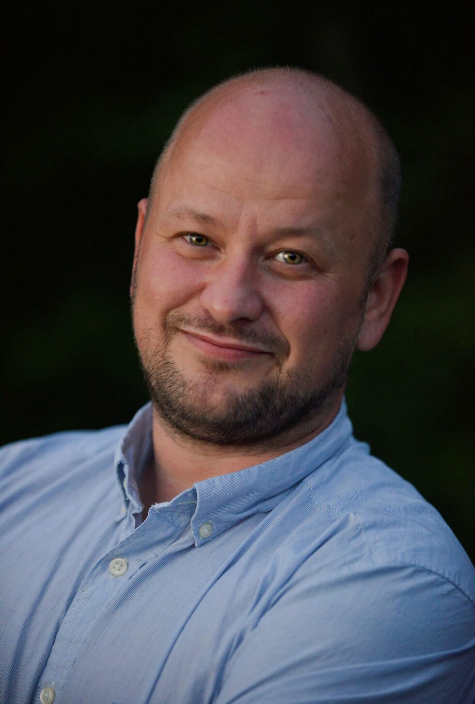 Mikael Scott Bjerkeli i Harry Benjamin ressurssenter (HBRS). (Foto: Ole Kristian Bjerkeli.)