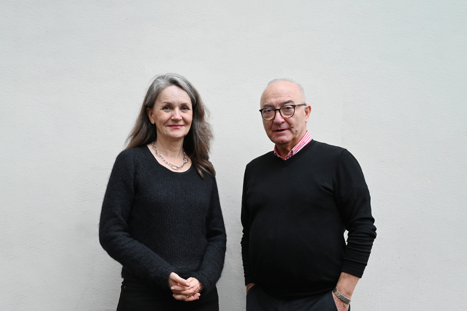 VG-redaktør Hanne Skartveit og samfunnsdebattant Ervin Kohn til debatt om delt hatparagraf, «woke» og et svakere NRK. (Foto: Peter-André Hegg.)