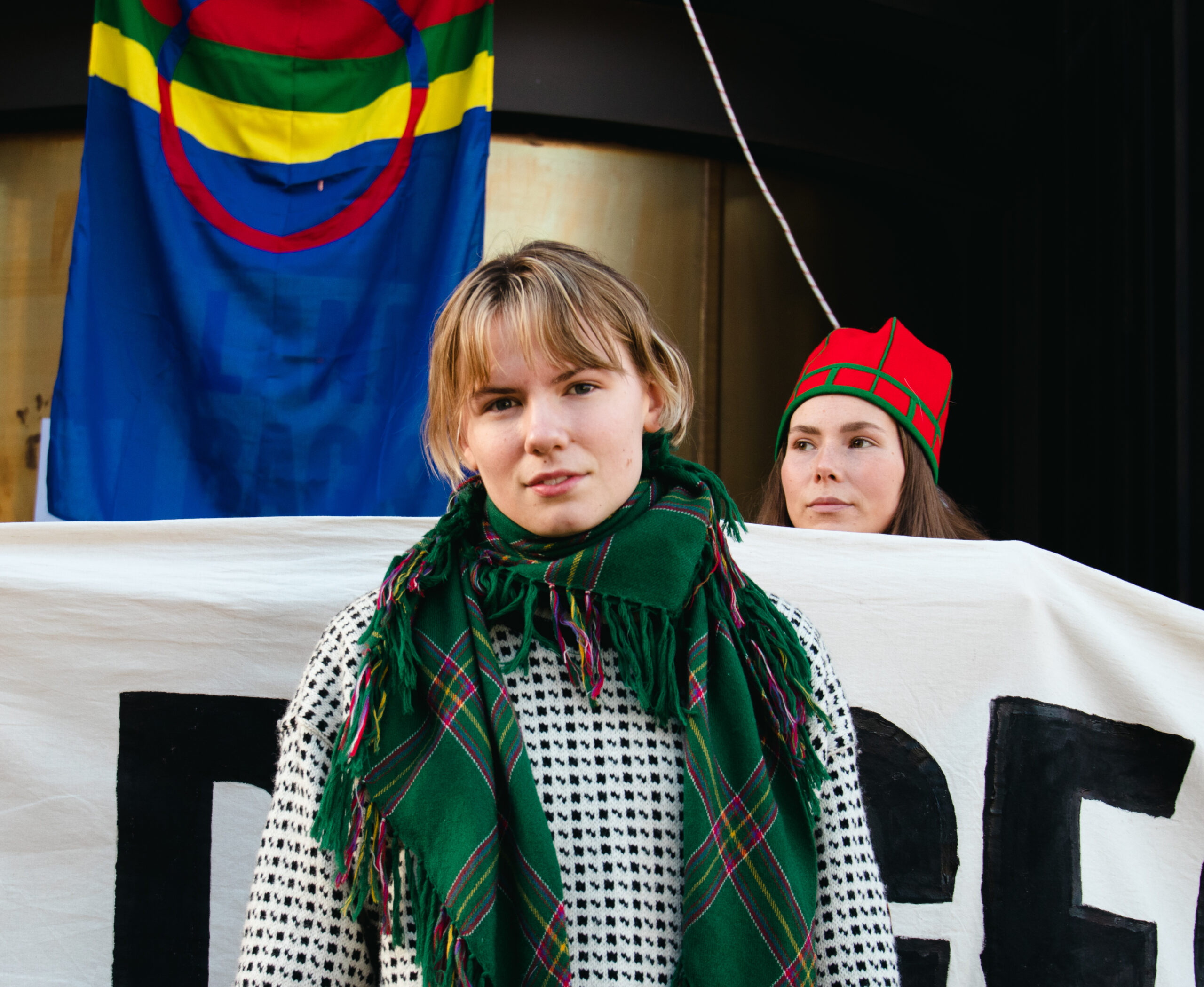 Gina Gylver Leder i Natur og Ungdom utenfor OED. (Foto: Aurora Henni Krogh.)