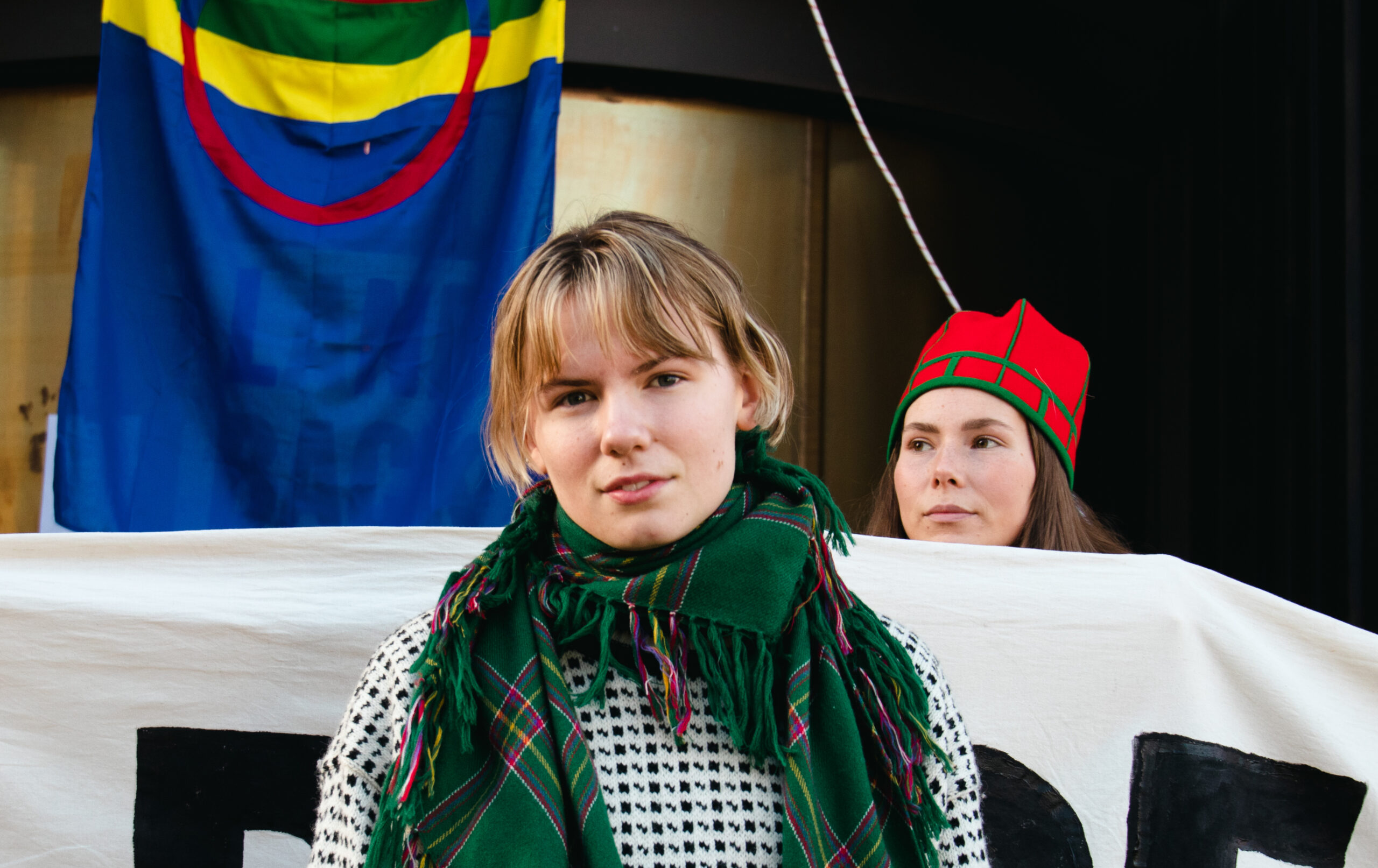 Gina Gylver Leder i Natur og Ungdom utenfor OED. (Foto: Aurora Henni Krogh.)