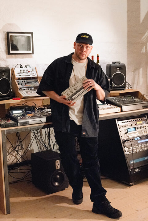 Fredrik Øverlie aka Fredfades fra Tøyen Holding gir ut solo-album. (Foto: Christopher Næss.)