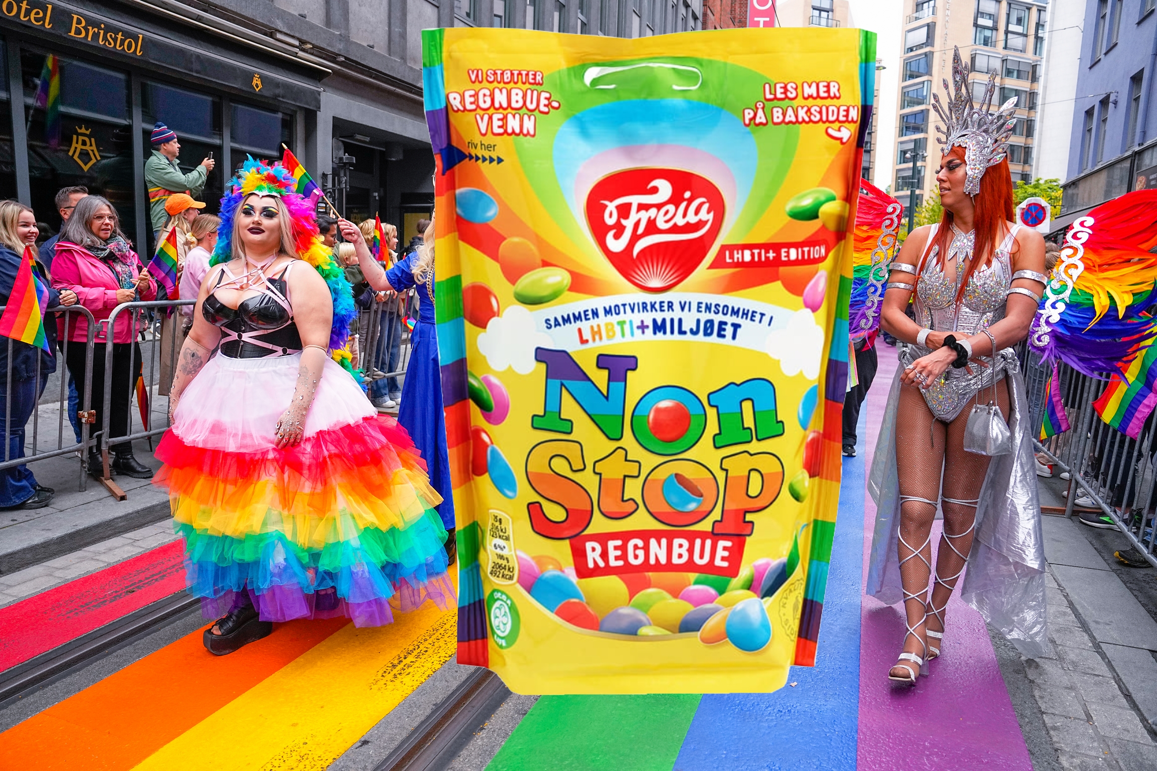 Oslo 20220910. Regnbuetog og solidaritetsmarkering arrangeres av Oslo Pride og går gjennom flere gater i Oslo lørdag. To og en halv måned etter masseskytingen i Oslo er det lørdag omsider klart for regnbuetog. Det avsluttes med en solidaritetsmarkering på Kontraskjæret. Opprinnelig skulle Oslo pride holdt sin tradisjonsrike parade 25. juni, men natt til denne lørdagen ble to personer drept og flere skadd i skytingen mot blant annet London pub i Oslo sentrum – og paraden ble avlyst. Foto: Beate Oma Dahle / NTB freia woke regnbuetelefonen non stop lhbt