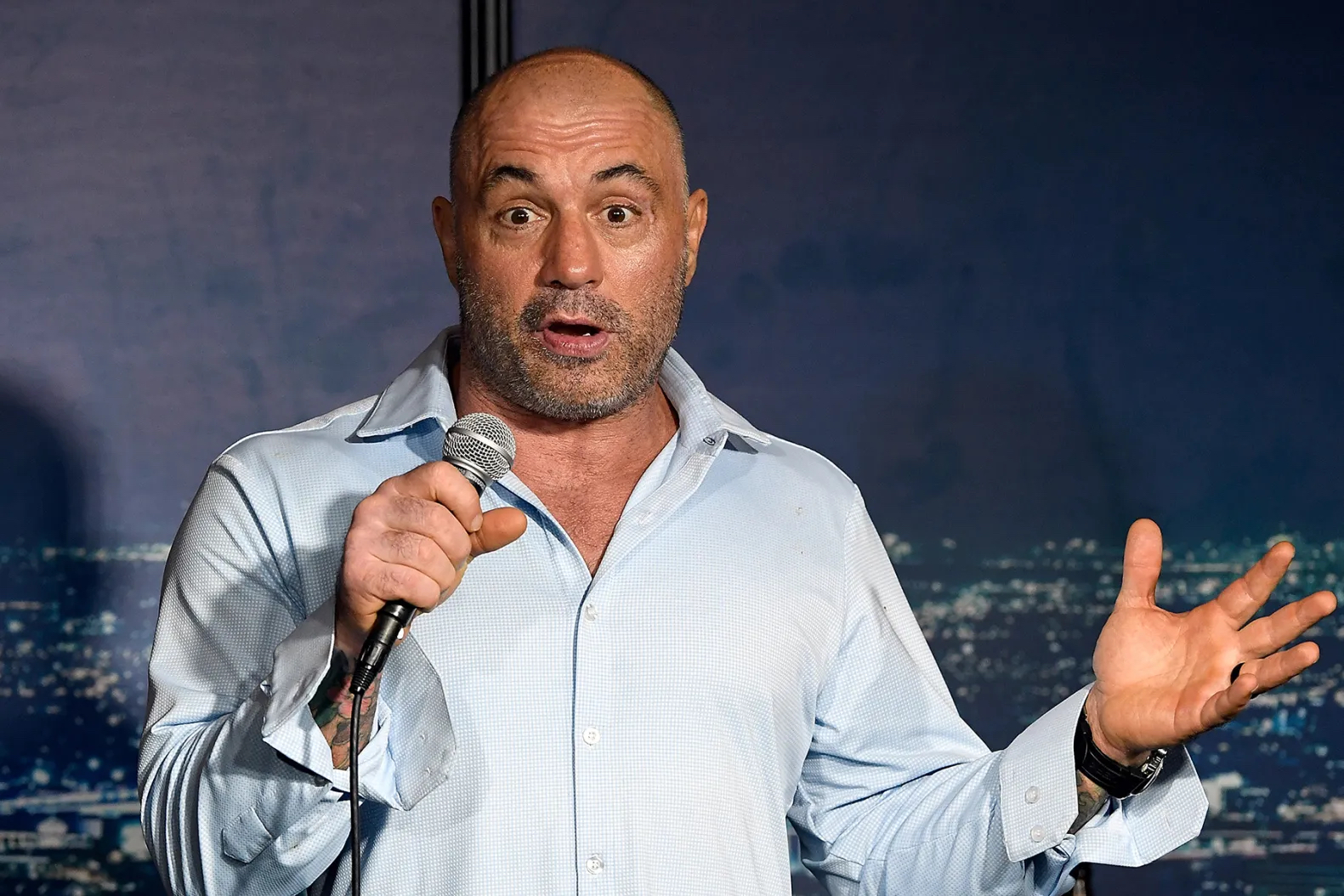 Joe Rogan står på The Ice House Comedy Club i Pasadena, California, 17. april 2019. (Foto: Michael Schwartz/Getty.)