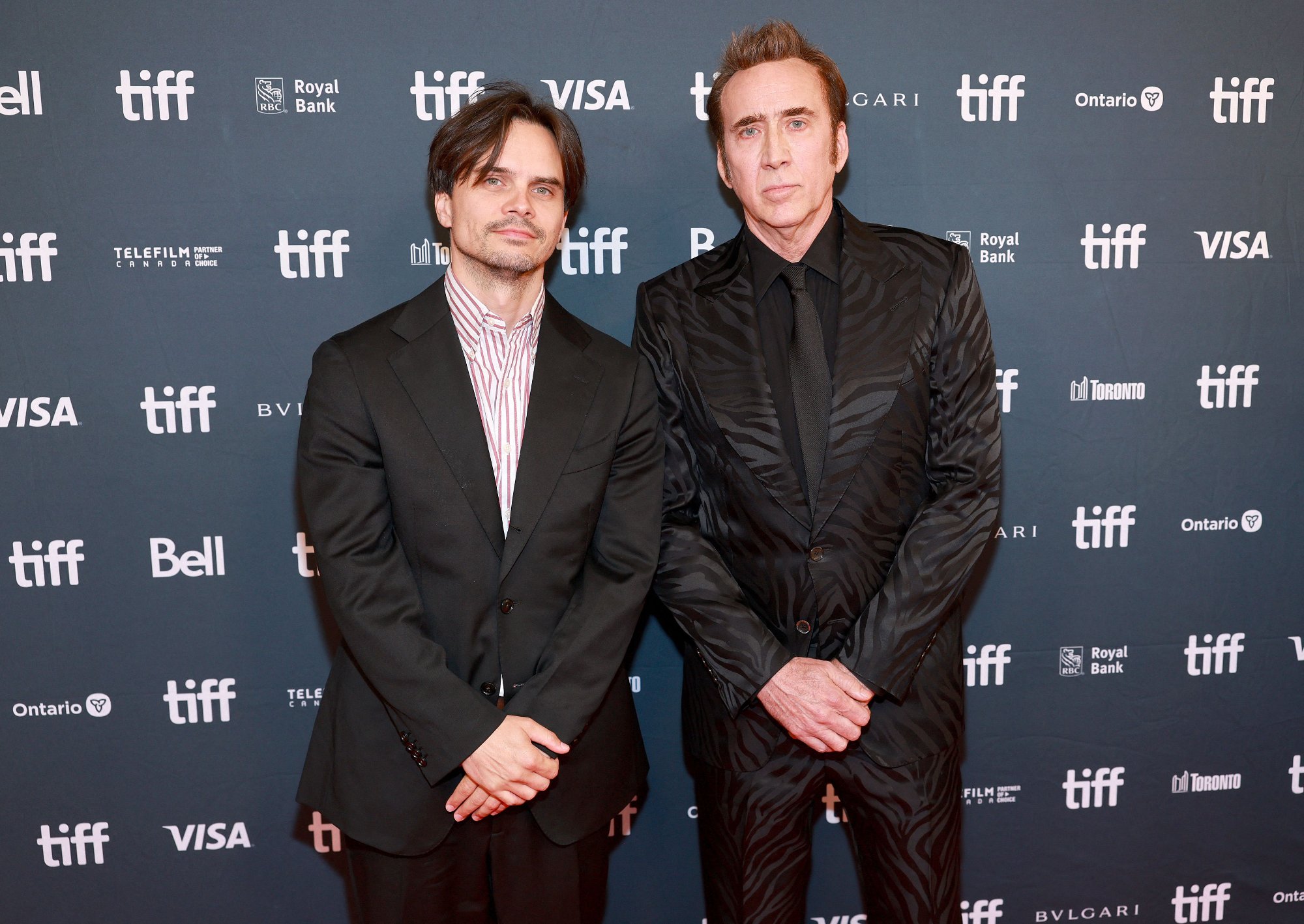 Kristoffer Borgli på premieren til «Dream Scenario» med hovedrolleinnehaver Nicolas Cage. (Foto: Matt Winkelmeyer/Getty.)