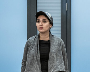 Kunstner og nå medlem i Høstutstillingens jury, Hanan Benammar. (Foto: Ole Berg-Rusten/NTB/POOL.)