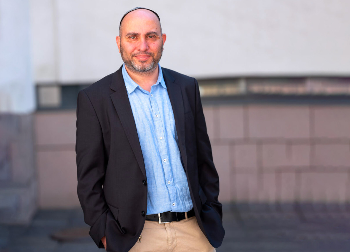 Styreleder Ronen Bahar i Det mosaiske trossamfund, som advarer mot økende jødehat. (Foto: Presse.) 1 25:18