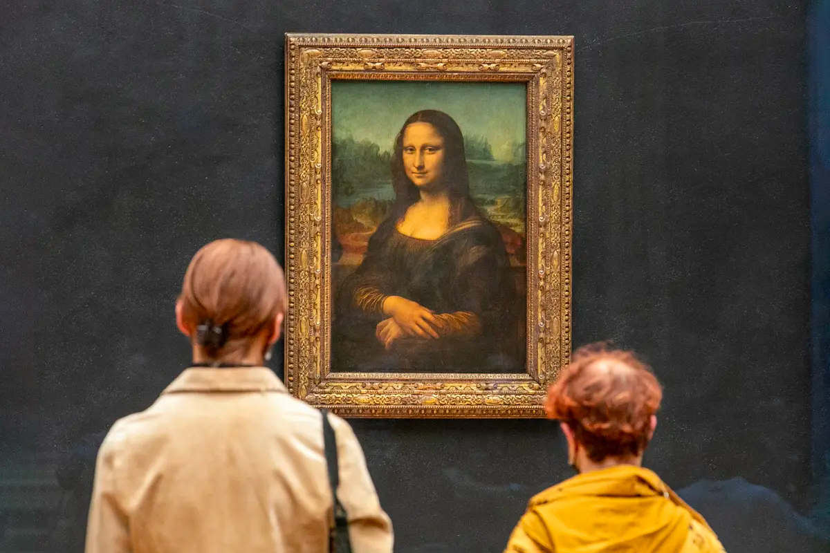 Det gåtefulle – og giftige – maleriet «Mona Lisa» (1503) av Leonardo da Vinci henger i Louvre i Paris. (Foto: Getty.)