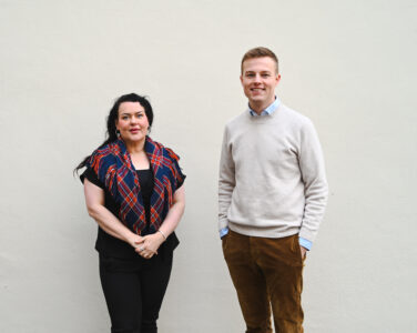 Silje Karine Muotka og Hadle Rasmus Bjuland møtes til debatt. (Foto: Peter-André Hegg.)