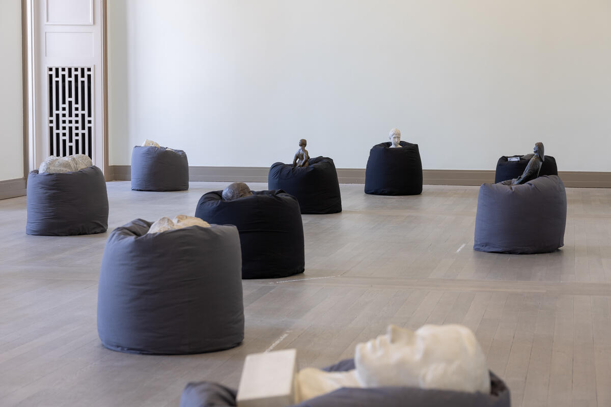 «Å gjere det mjukt» ced Tronheim kunstmuseum. (Foto: Lili Zaneta / TKM.)