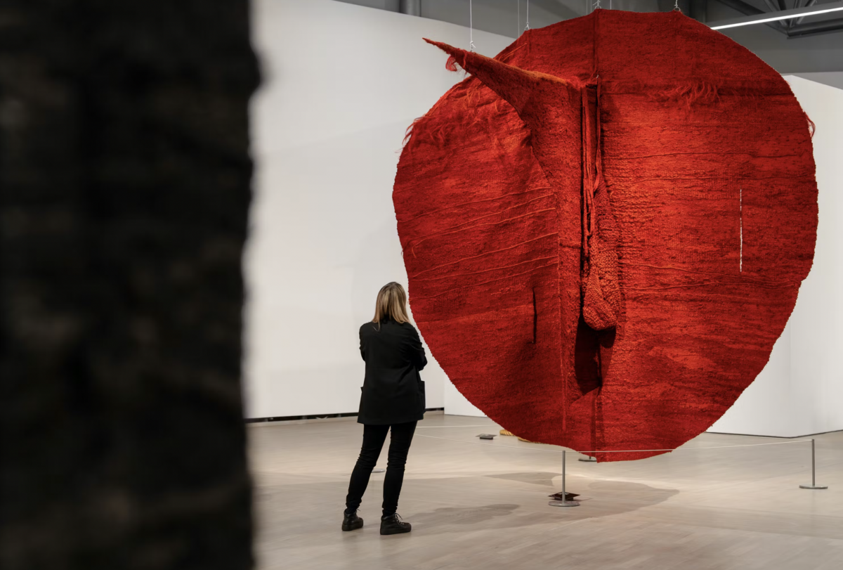 Magdalena Abakanowicz Henie Onstad Kunstsenter. på (Foto: Christian Tunge/Henie Onstad Kunstsenter.)