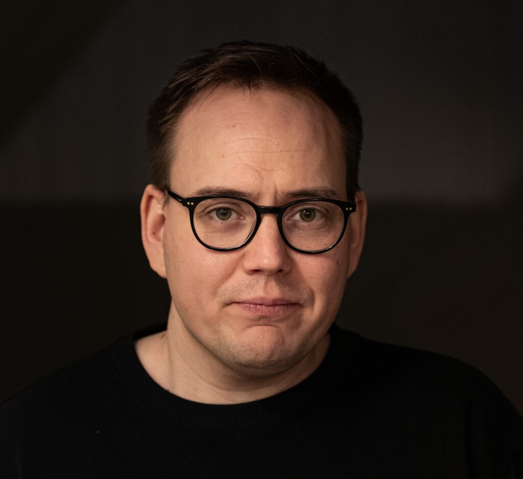 Det kribler i fingrene på å starte i gang med alle planene, forklarer den nye festivalsjefen for Nordlysfestivalen Sergej Schroeter. (Foto: Knut Åserud/Nordlysfestivalen.)