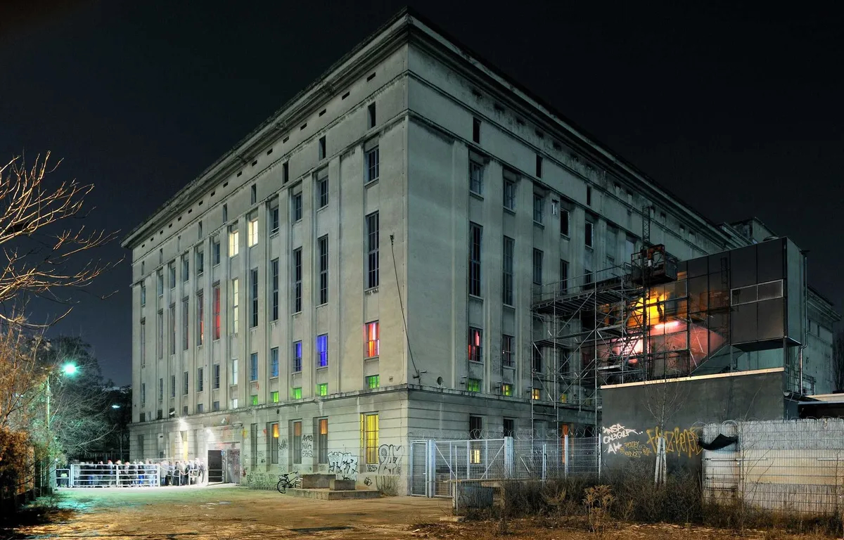 Den legendariske technoklubben Berghain i Berlin. (Foto: Presse.)