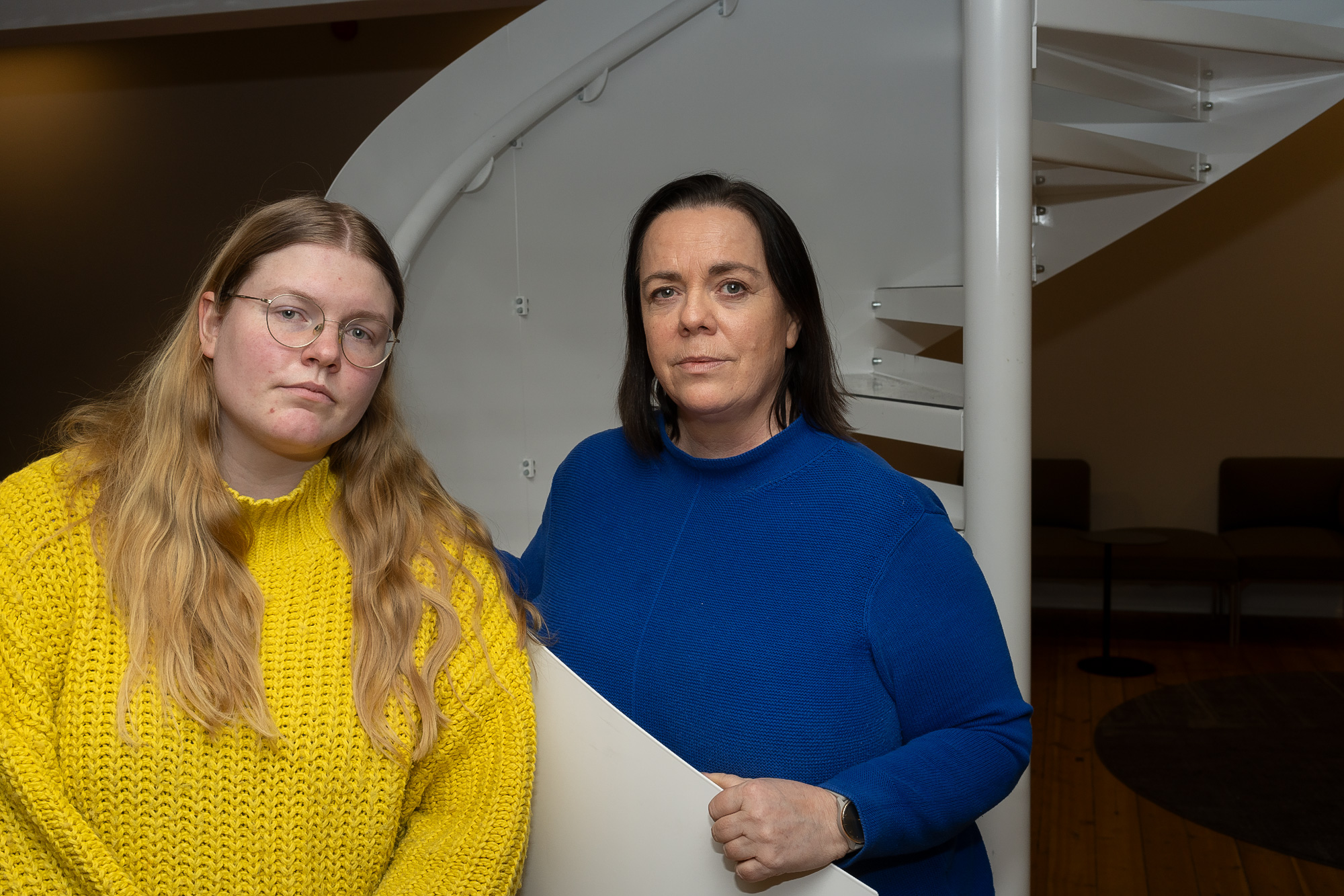 Hovedtillitsvalgte ved Kode, Sofia Paulusma fra Forskerforbundet og Mette Nikoline Bolkan fra Delta. (Foto: Dag Fosse/Kode.)