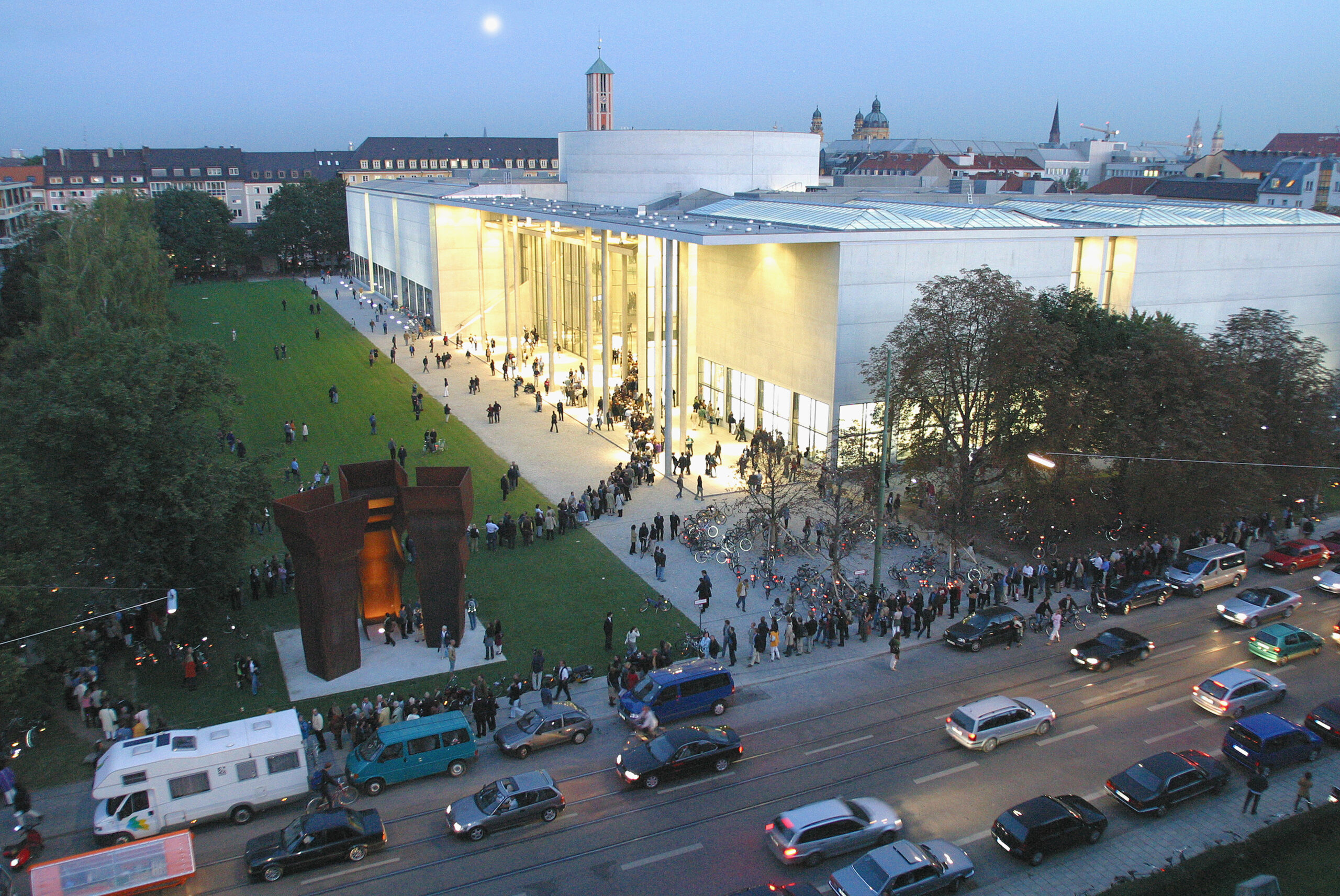 En museumsansatt ble sparket fra Pinakothek der Moderne i Müchen, Tyskland. (Foto: Haydar Koyupinar, Bayerische Staatsgemäldesammlungen.)