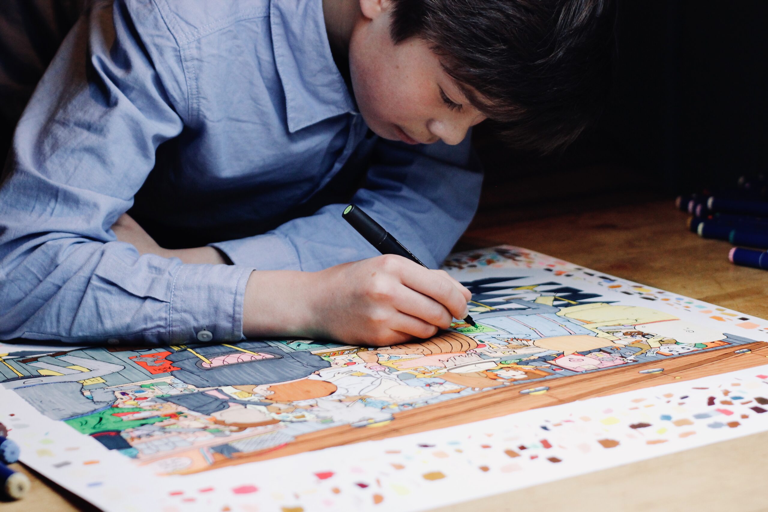 Kunstner Maximus Emrat Dørje selger for millioner. (Foto: Simen Dørje.)