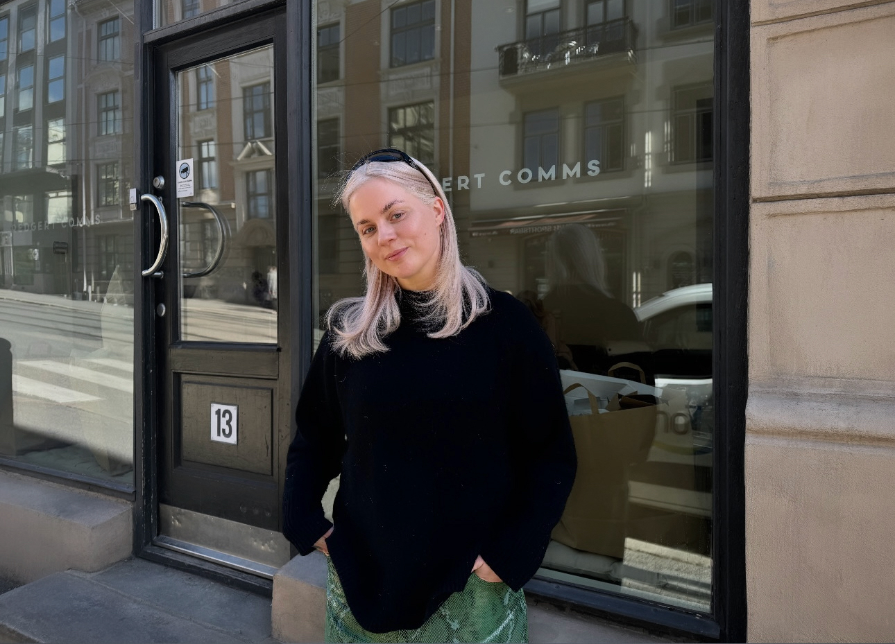 Moteinfluenser Ida Broen har bygget opp egen betydelig følgerskare på sosiale medier. Det kommer godt med når hun blir PR-rådgiver for Uggs, Loreal og Tiktok i Redgert Comms. (Foto: Redgert Comms.)