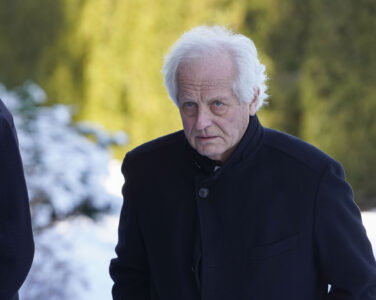 Oslo 20230223. William Nygaard på vei til bisettelsen til Arne Treholt i Vestre gravlund nye kapell torsdag. (Foto: Ole Berg-Rusten/NTB.)