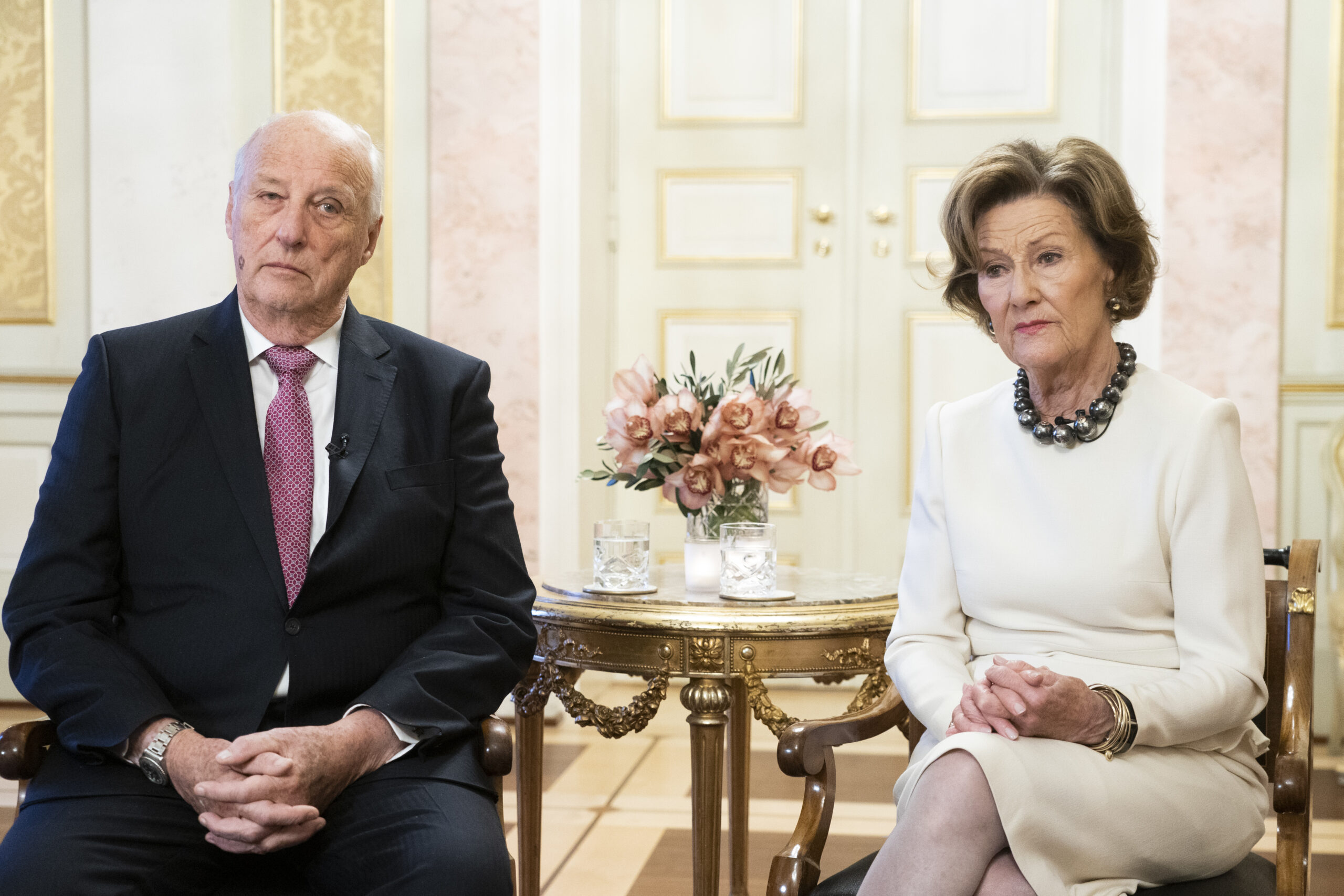 Oslo 20221108. Kong Harald og dronning Sonja kommenterer at prinsesse Märtha Louise ikke lenger skal utføre offisielle oppgaver for Kongehuset. (Foto: Terje Pedersen/NTB.) kongehuset