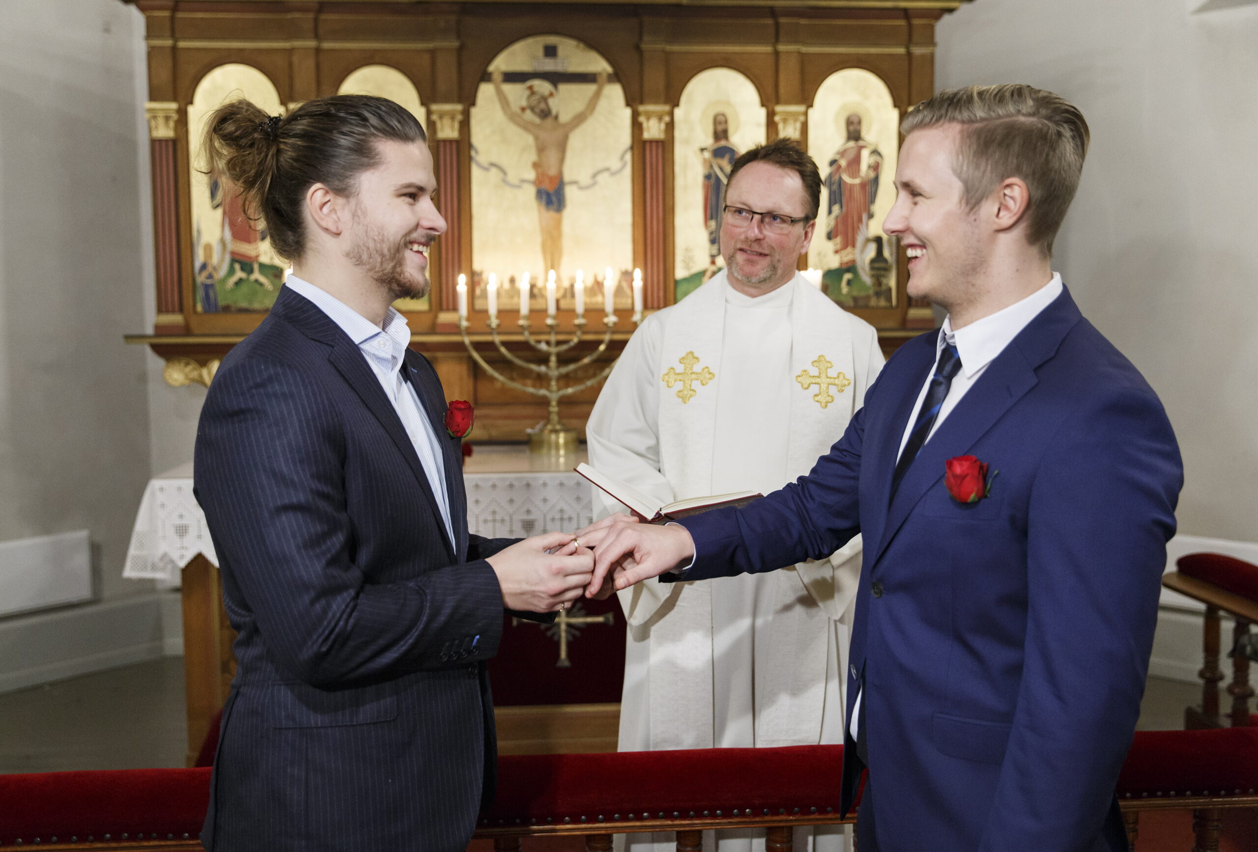 Fri Viljar Eidsvik Karoline Skarstein Likekjønnet ekteskap LHBT vigsel To menn gifter seg i Ila kirke i Trondheim. (Foto: Gorm Kallestad/NTB.)