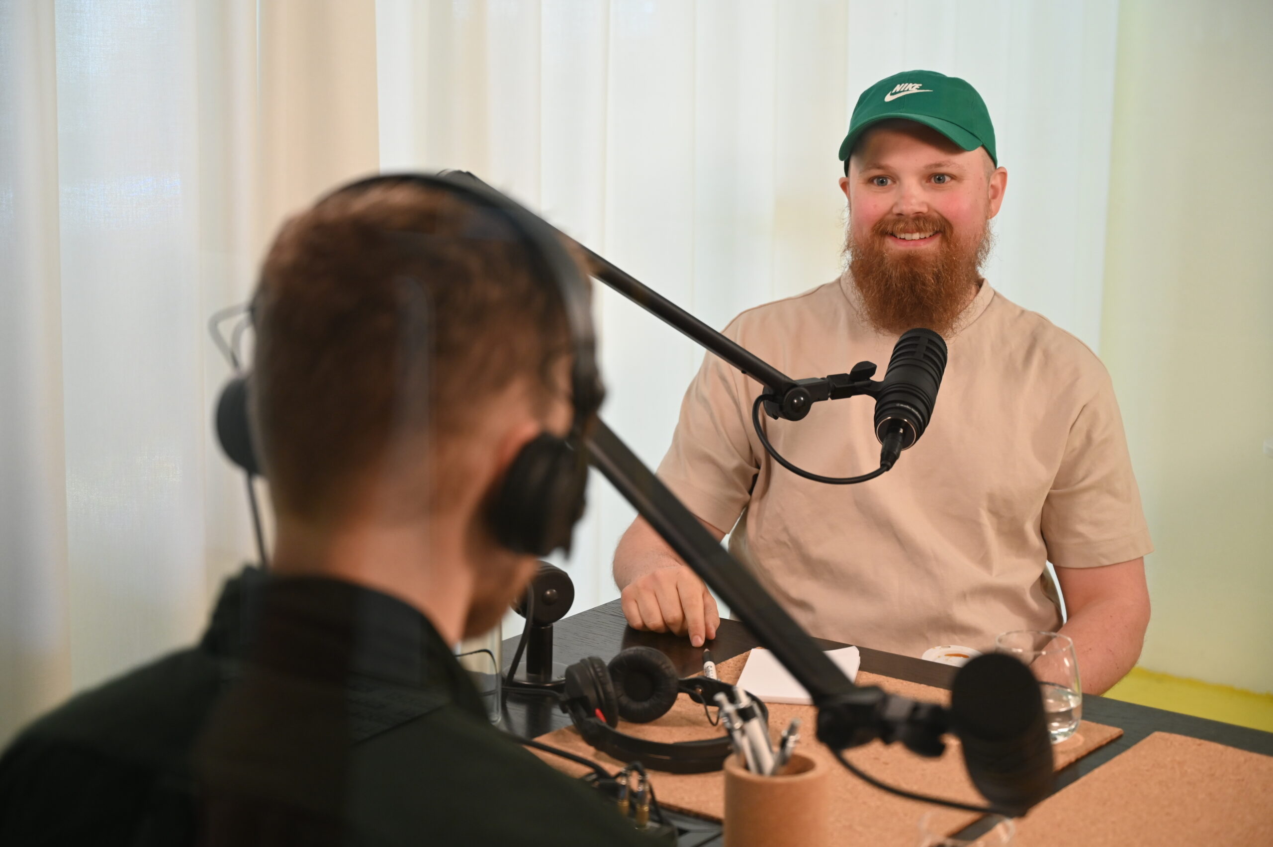 Vincent Langaard hos Tandes tenketank med Mikkel Ihle Tande. (Foto: Peter-André Hegg.)