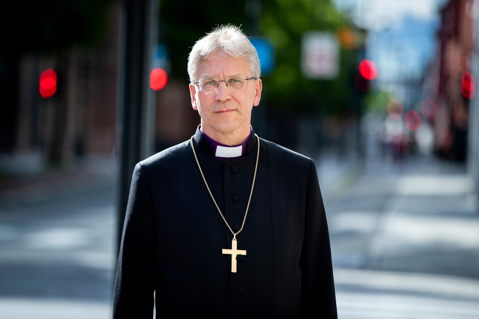 Den norske kirke går i underskudd og spiser opp store deler av egenkapitalen. Her representert med preses Olav Fykse Tveit. (Foto: Bo Mathisen/Den norske kirke.)