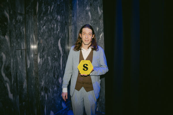 Sebastian Makonnen er Årets kunstner. (Foto: Sindre Furulund.)