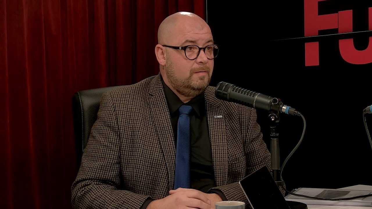 Politiker og organisasjonsleder Eldur Smári Kristinsson amming ammer transkvinner