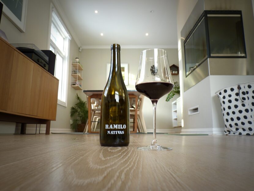 Månedens vin er en «Nativas Tinto» fra Ramilo (2022). (Foto: Johan Rogge Loennecken.)