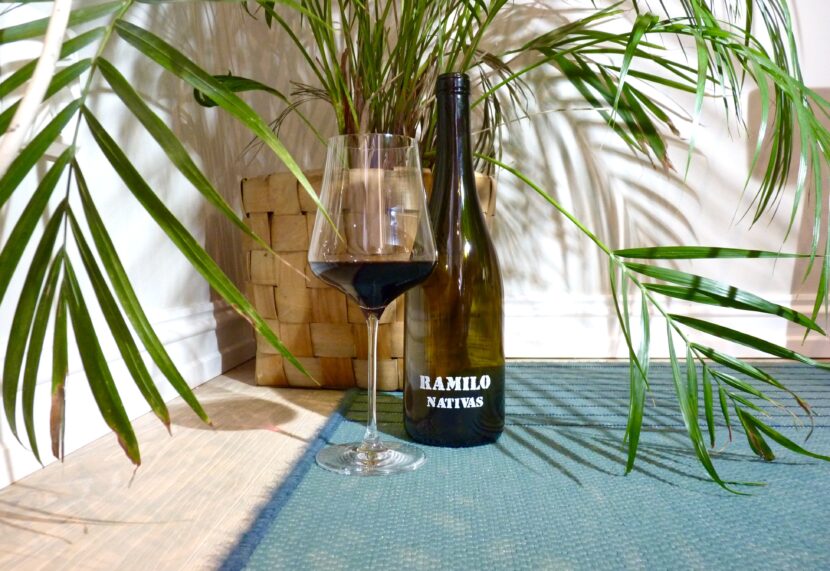 Månedens vin er en «Nativas Tinto» fra Ramilo (2022). (Foto: Johan Rogge Loennecken.)