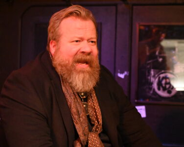 Forfatter og redaktør i Inyheter, Ole Asbjørn Ness. gir ut bok. (Foto: Sander Sebastian Amsrud.)