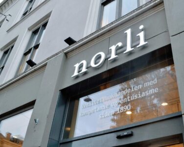 Norli bokhandel bokhandlerkjede Dere skal ikke erstatte oss Mammut Mammutsalg Mammutkatalogen presentasjon avvik legger seg flate