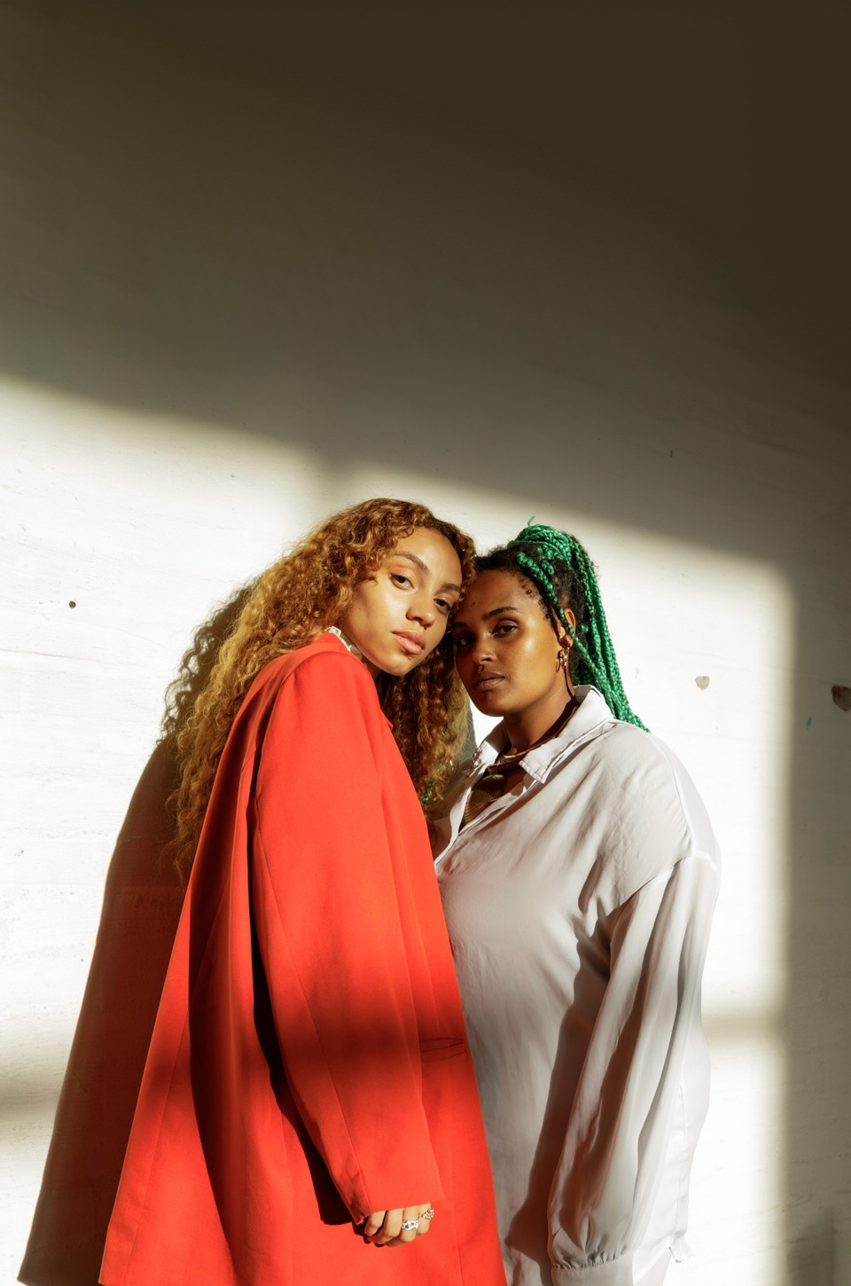 Theresa og Anna i Naarth lager soulmusikk, med inspirasjon fra gospel. (Foto: Presse.)