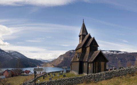 Urnes stavkirke stavkirker bygd av slaver treller forskning.no fortidsminneforeningen